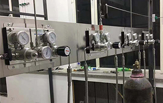 天然氣長輸管道工程施工應該使用哪些工程技術人員？